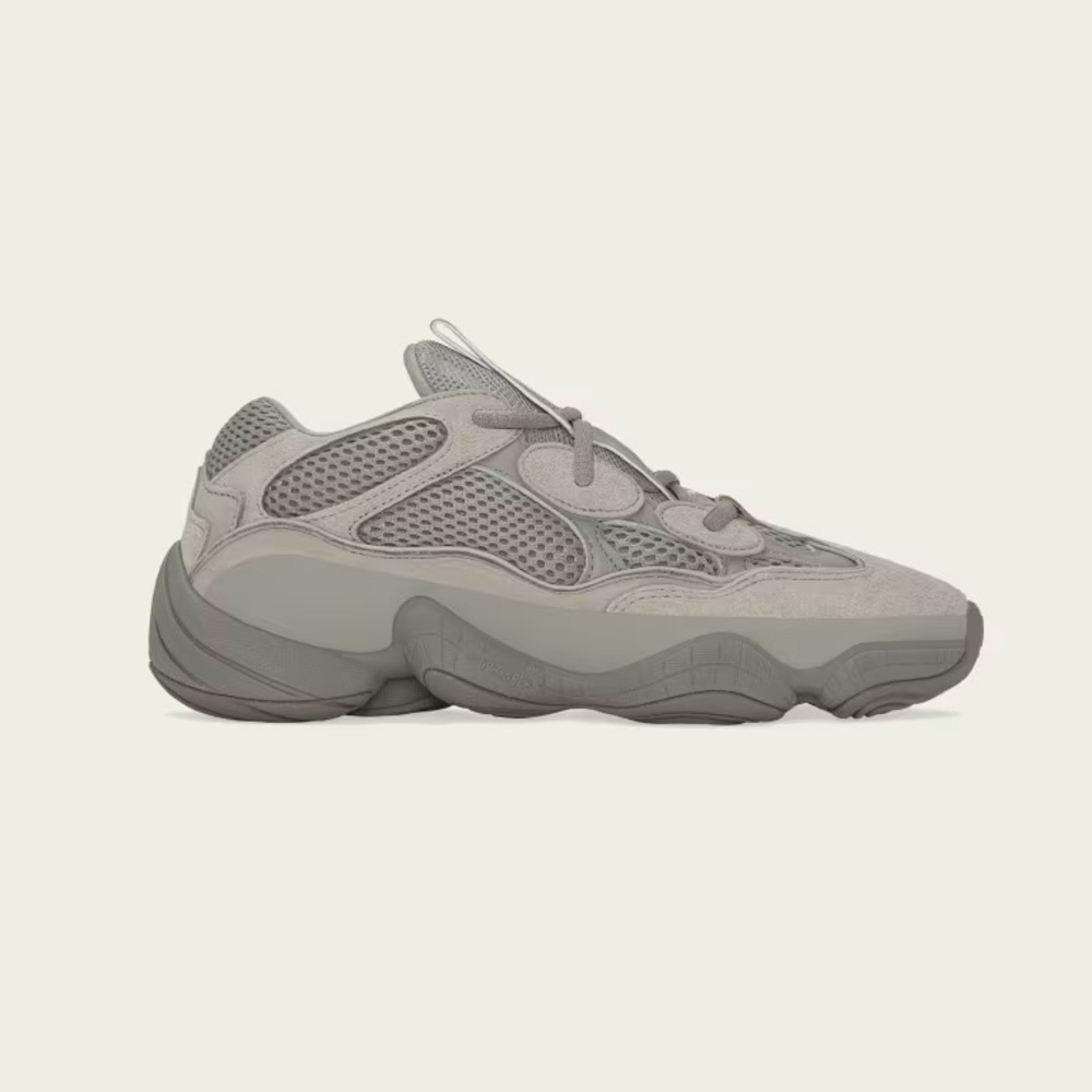 Size 9.5 Yeezy 500 Grey Brand New in Box. Do not fit